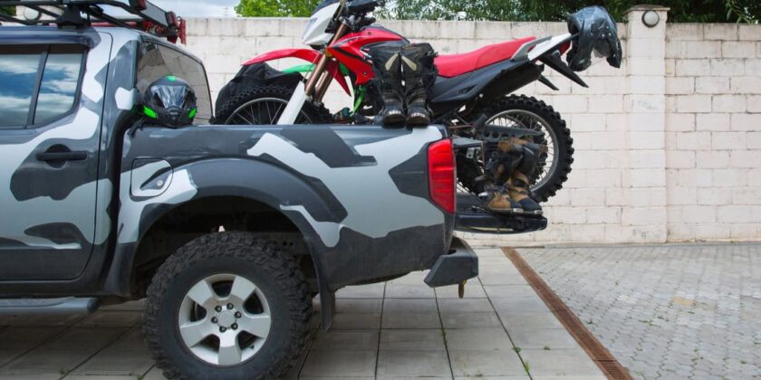Colantare auto cu folie de camuflaj